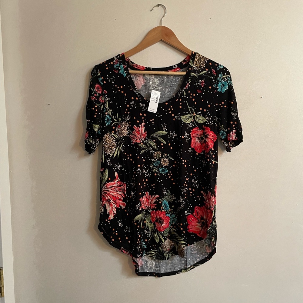 Maurice’s Black Floral Blouse | Comfy Material Women’s Size Medium NWT